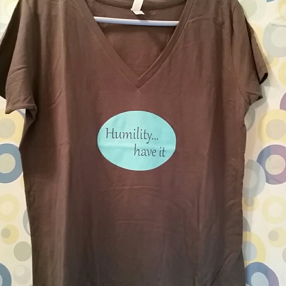 Humility v-neck tee - Picture 2 of 2